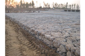 河道護坡用鉛絲石籠網的生態效果